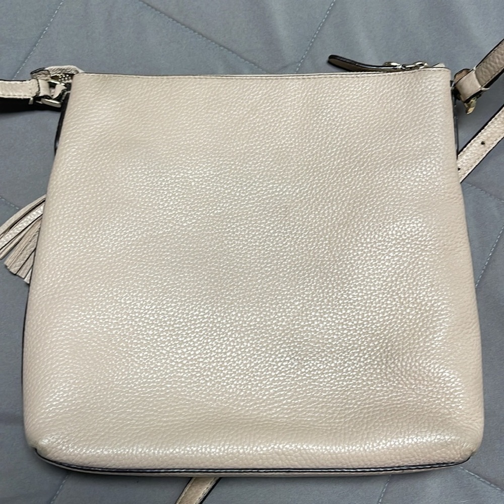 Kate Spade Cream Leather Crossbody with Front Pocket Adjustable Strap Flawed - Picture 13 of 15